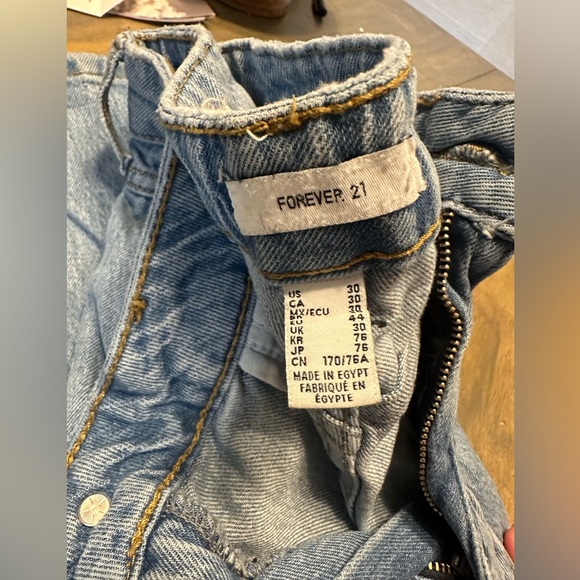 Forever 21 Light Wash High Rise Wide Leg Jeans Size 30 (Size 10) - Picture 2 of 3